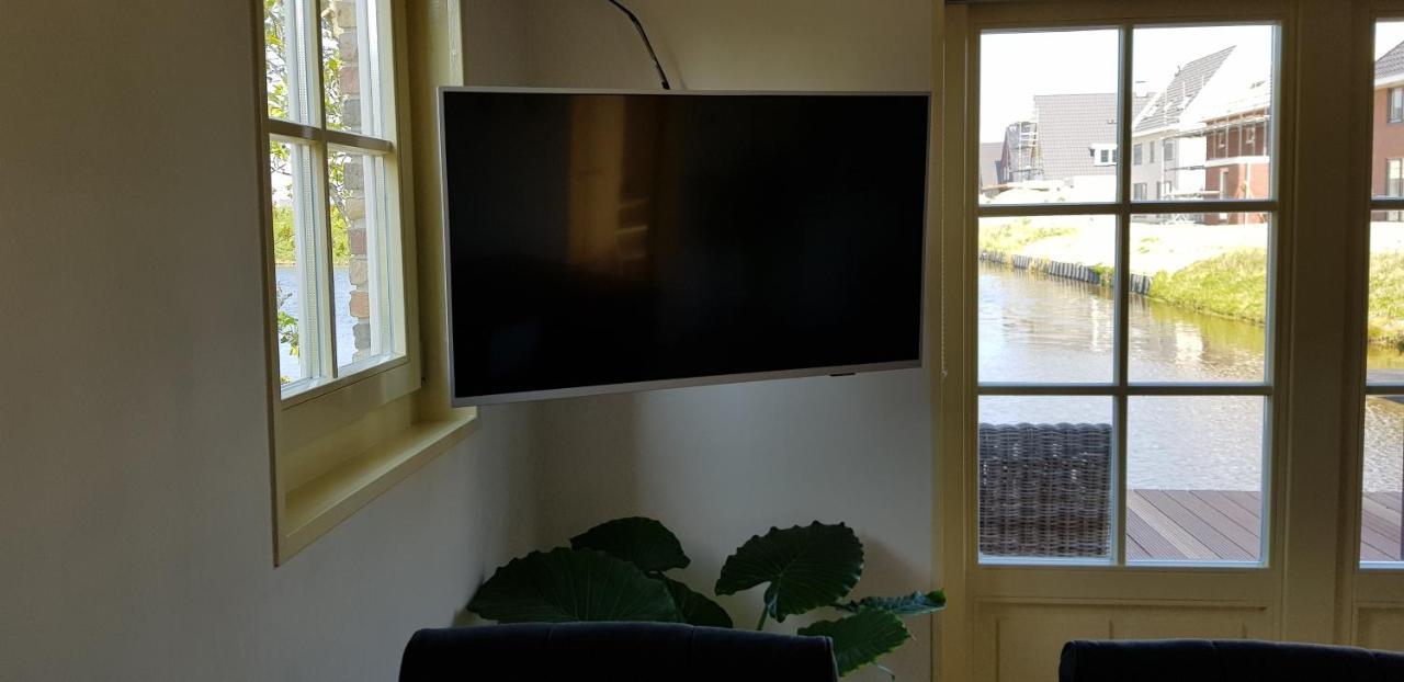 Prachtig Vrijstaand Appartement Aan Het Water Heerhugowaard Luaran gambar